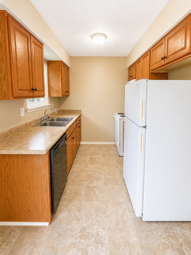 Photo - 202 NE Westwind Dr