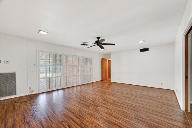 Photo - 2526 Gramercy St