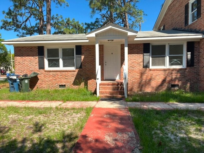 Building Photo - 610 37th Ave N