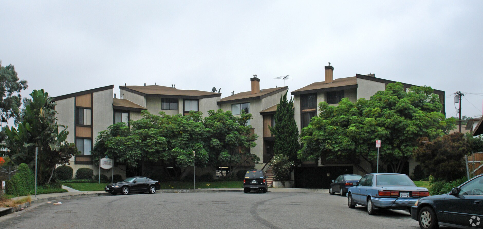 Photo - 3327 Livonia Ave