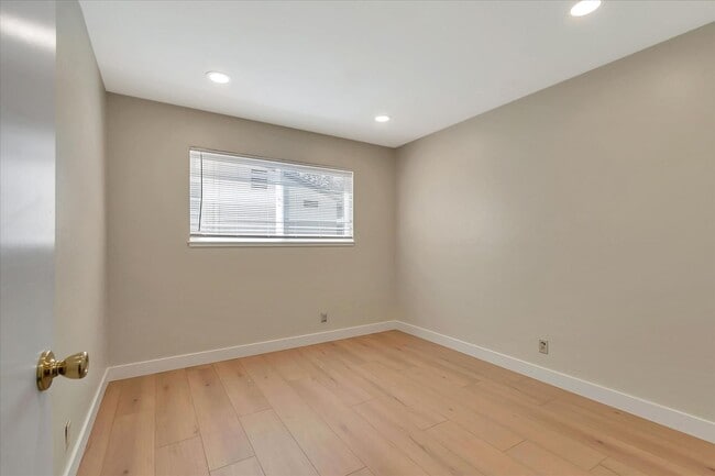Photo - 557 Troy Dr Unit 2