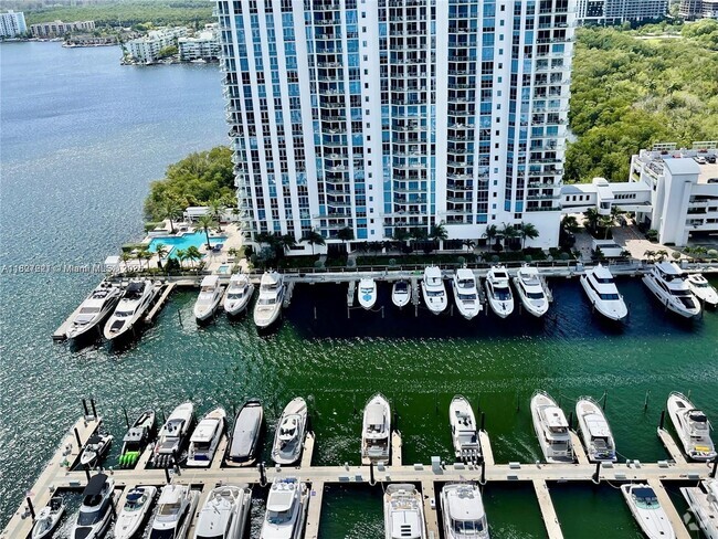 Building Photo - 17301 Biscayne Blvd Unit 2305 Rental