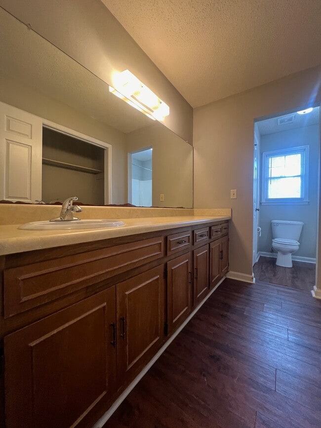 Photo - 200 Merry Wood Dr