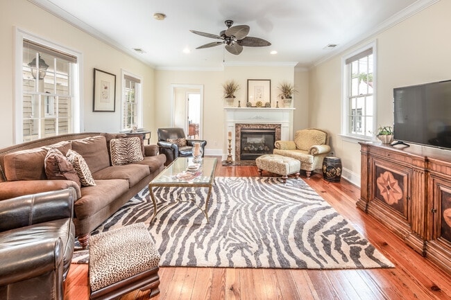 Living area - 175 Wentworth St Unit B