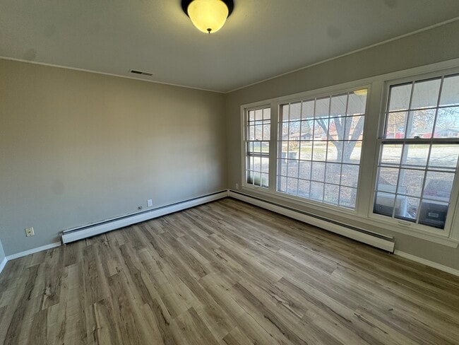 Photo - 2215 Saratoga Ave