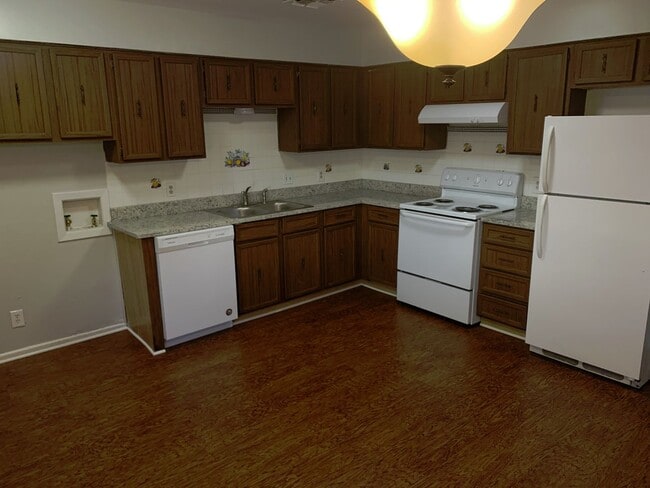 Building Photo - Duplex *LEASING SPECIAL AVAILABLE* Rental