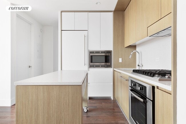 Photo - 388 Bridge St