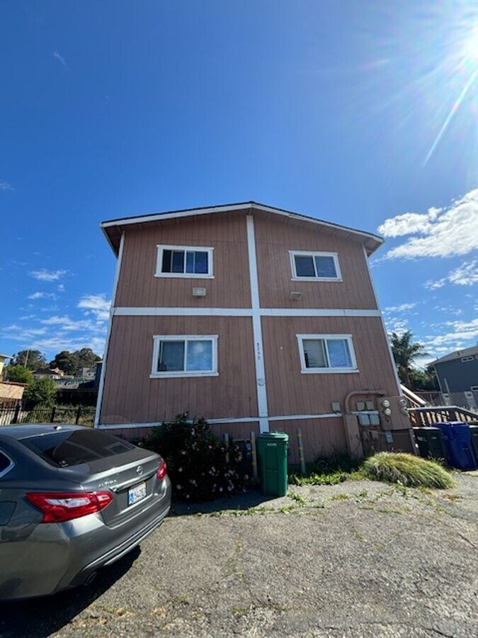 Photo - 8290 MacArthur Blvd Unidad D