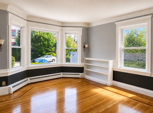 23 Maynard St Unit 1