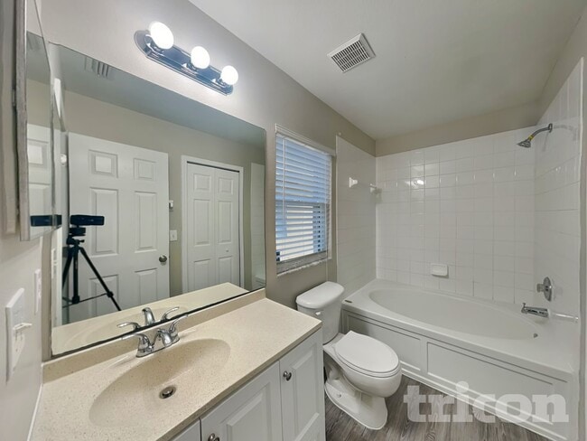 Photo - 11759 Lynmoor Dr