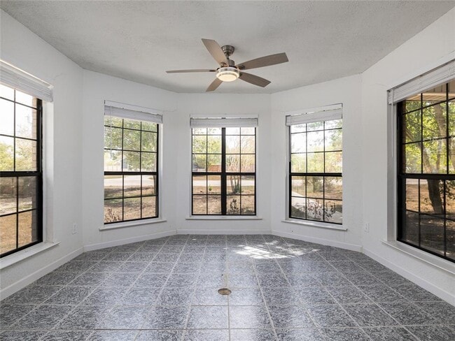 Photo - 148 Discovery Ln