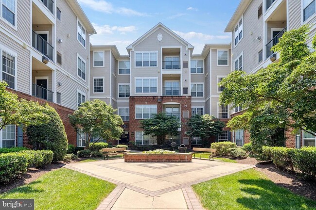 Photo - 4860 Eisenhower Ave Unit 281