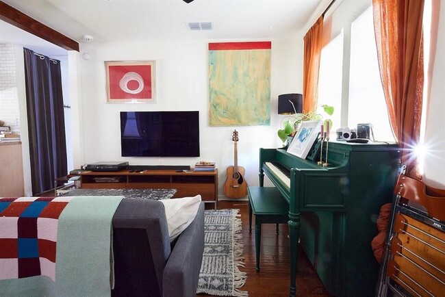 Photo - 4704 Bandera Rd