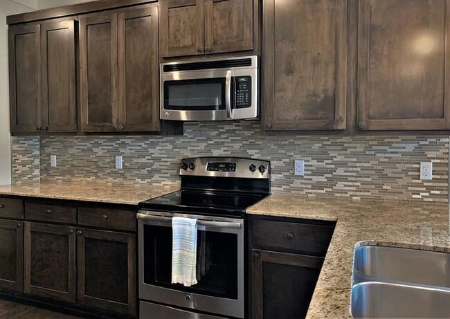 Photo - 2004 S Florida Way