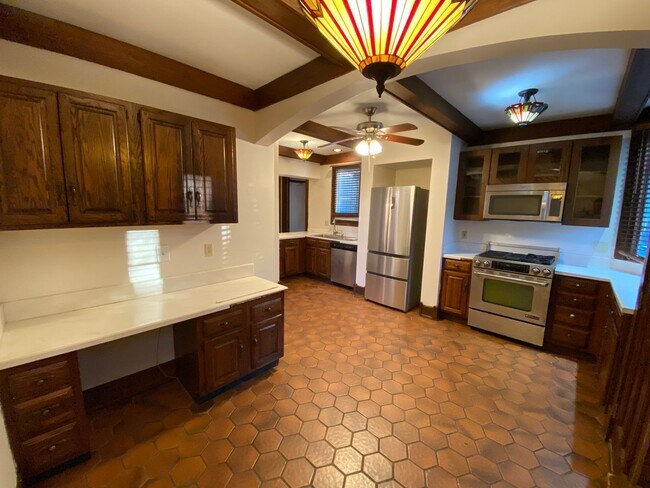 Photo - 2076 Iuka Ave Unit 2076