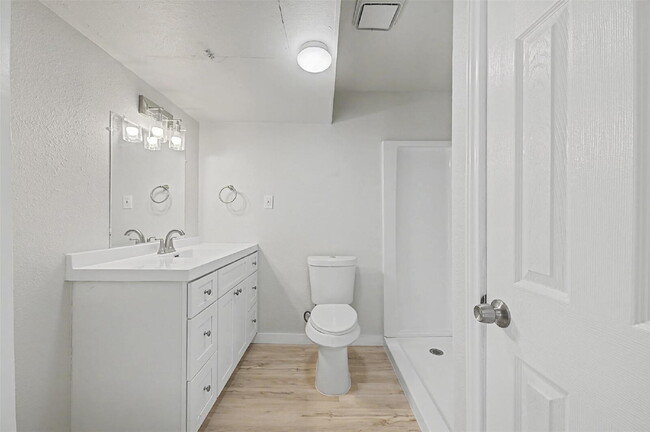 Photo - Fully renovated 1 bed, 1 bath apartments - Utilities Included Unit C