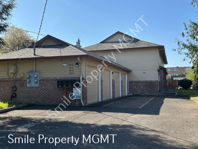 Building Photo - 8826 SE Lafayette St