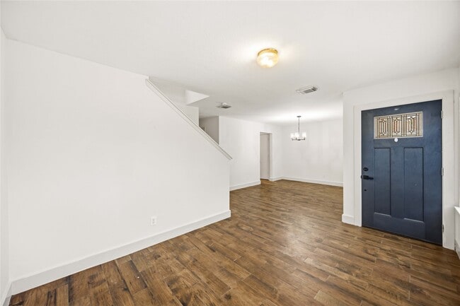 Photo - 422 Laurel Pine Dr