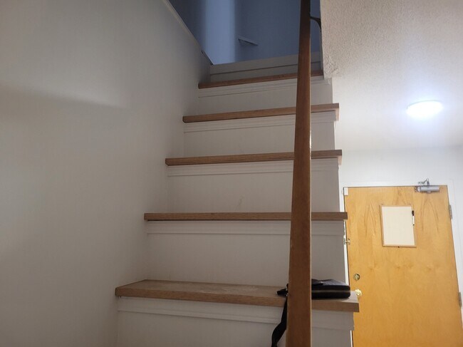 Photo - 1 Lombardy Ln