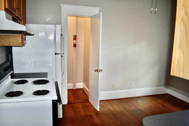 Photo - 929 Church St