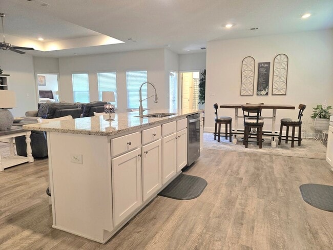 Photo - 8055 Silver Maple Dr
