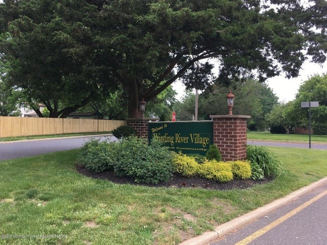 Photo - 19 River Edge Dr