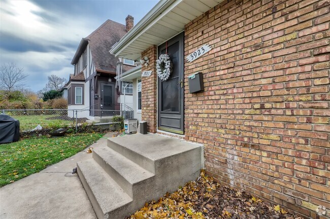 Building Photo - 3921 N Lyndale Ave Rental