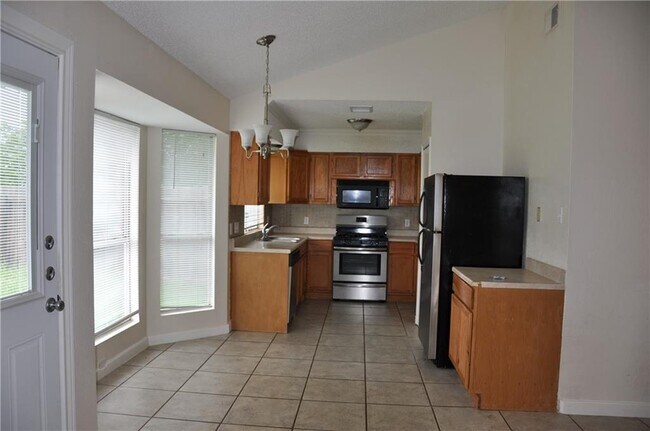 Photo - 1006 Canterfield Ln