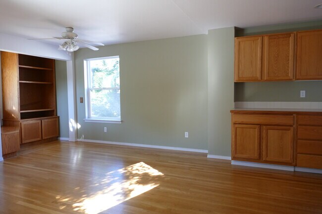 Photo - 4727 Sand Point Way NE