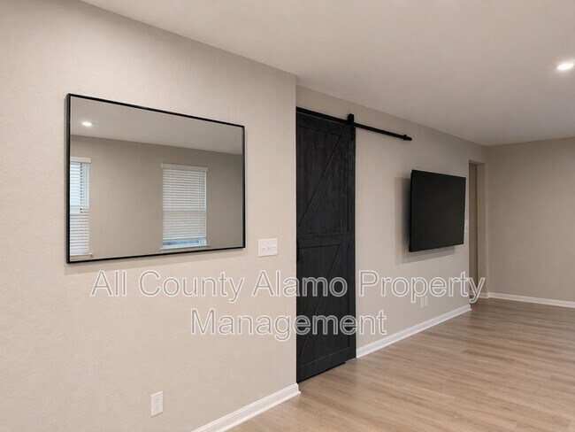 Photo - 420 Chaste Tree Dr