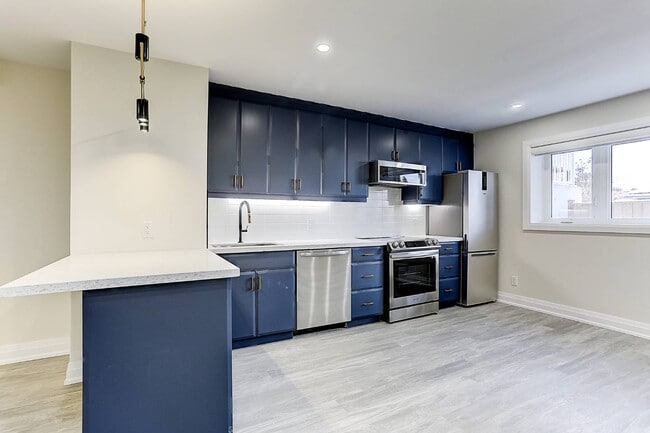 Photo - 2071 Keele St Unit Lower