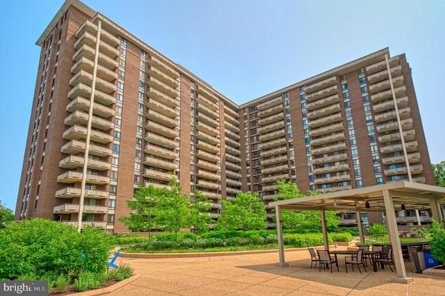 Photo - 1800 Old Meadow Rd Apartment Unit 812