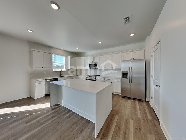 Photo - 100 Punderson Dr