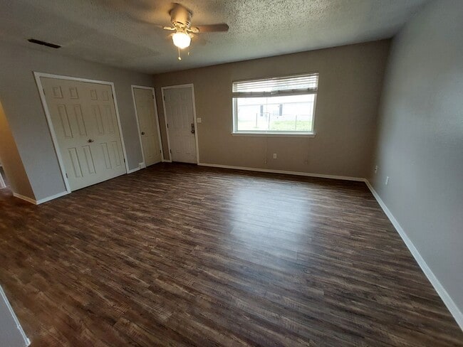 Photo - 301 N Louisiana St Unit 2