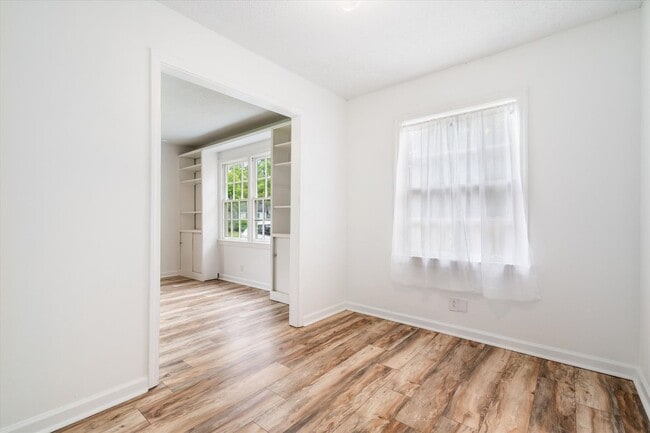 Photo - MIDTOWN COTTAGE