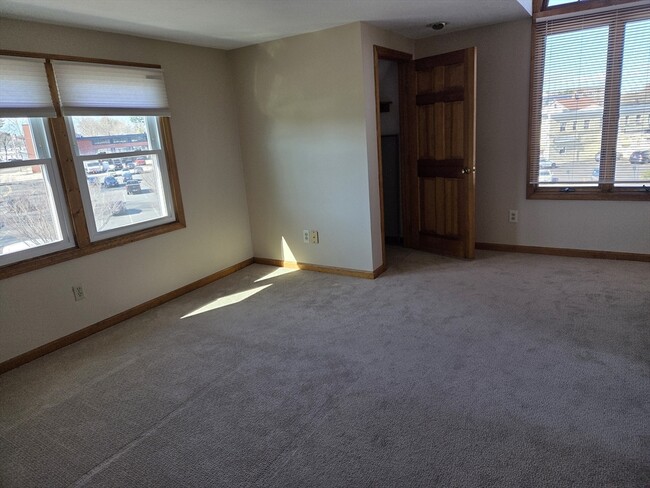 Photo - 938 East St Unit 4