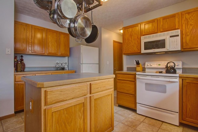 Photo - 8686 Olenbrook Dr