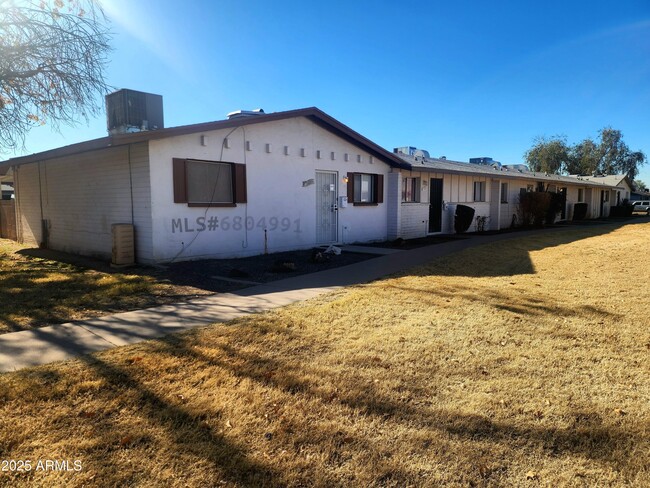 Photo - 7122 W Wolf St Townhome