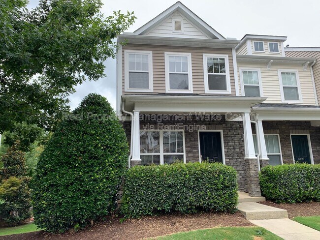 Photo - 8025 Goldenrain Way