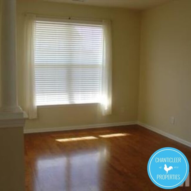 Photo - 105 Chandler Springs Dr