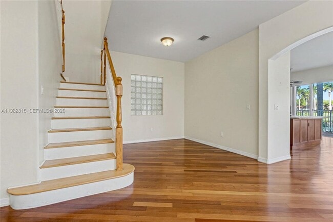 Photo - 1560 Seagrape Way