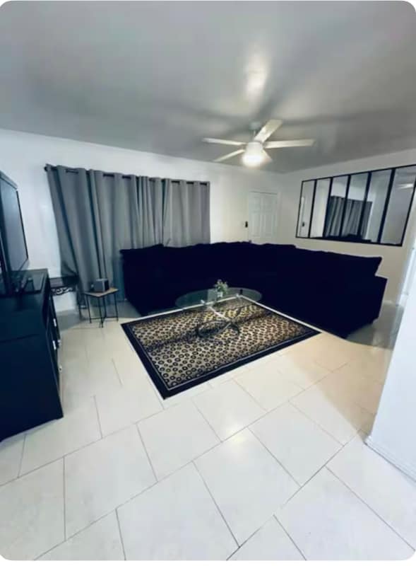 Photo - 813 Comolette St