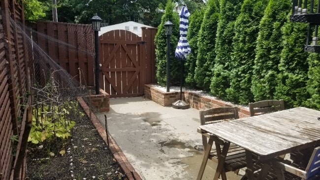 Photo - 4436 Q St NW