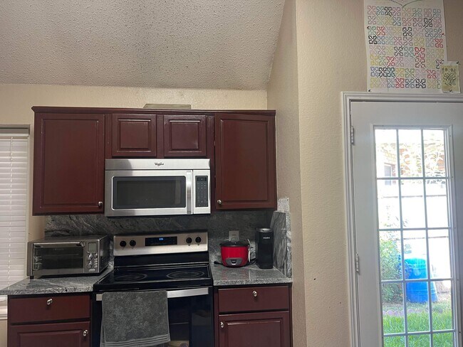 Photo - 7916 Salmon Run Way