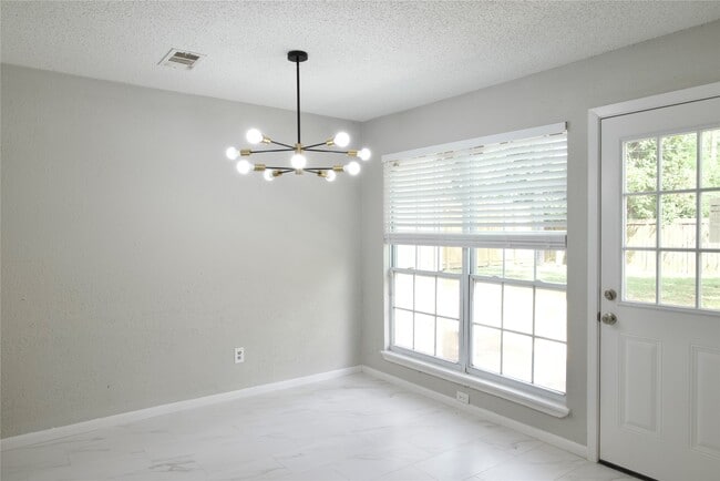 Photo - 5111 Pinewilde Dr