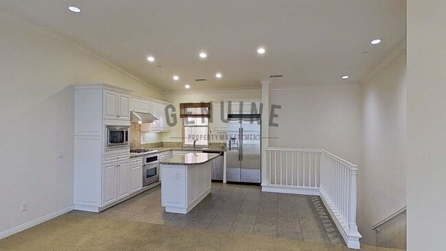 Building Photo - Beautiful Two-Level 2Bd 2Ba Condo in Irvine