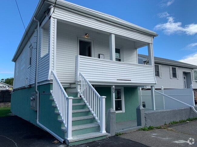 Building Photo - 60 Beach Rd Unit 1 Rental