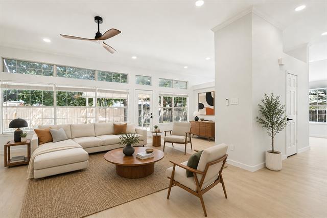 Building Photo - 2112 Carriage Hill