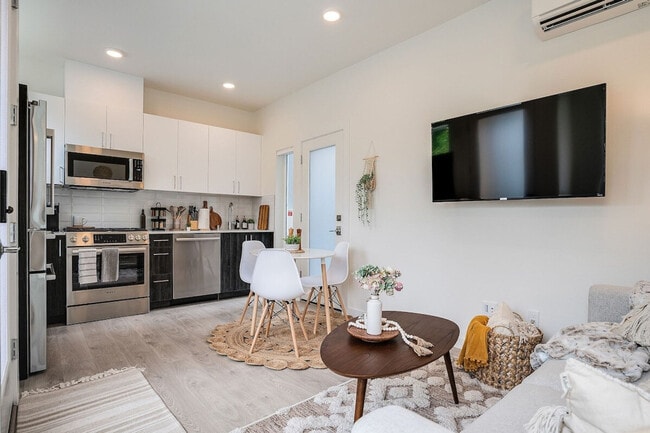 Building Photo - 1835 14th Ave