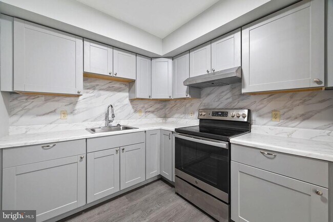 Photo - 1221 Kater St